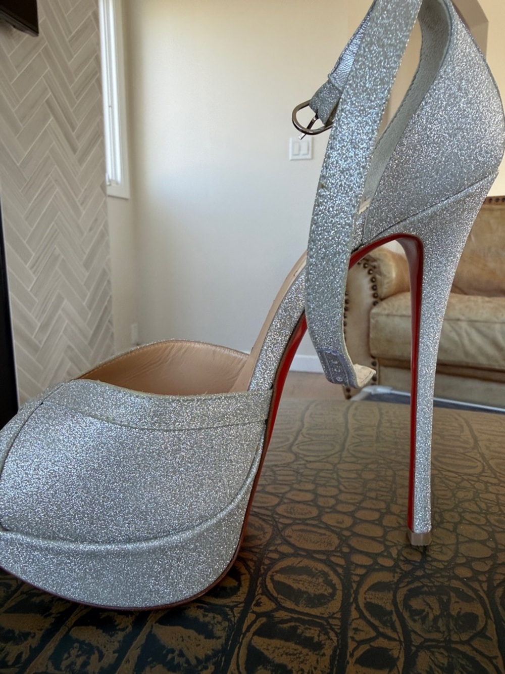 Christian Louboutin Glitter 150 Silver Pumps - Picture 12 of 17